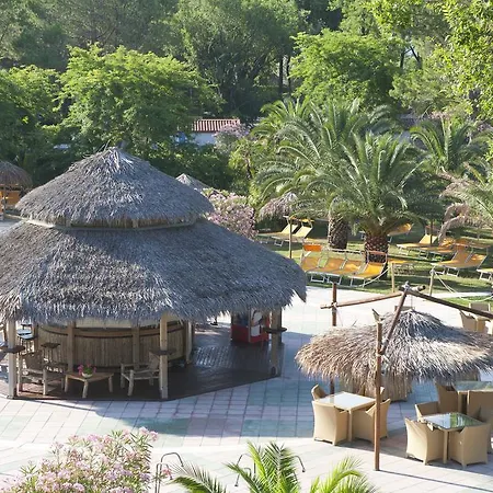 キャンプ場 Village Pino Mare 4*